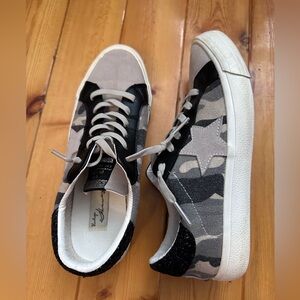 Vintage Havana Gail Sneakers